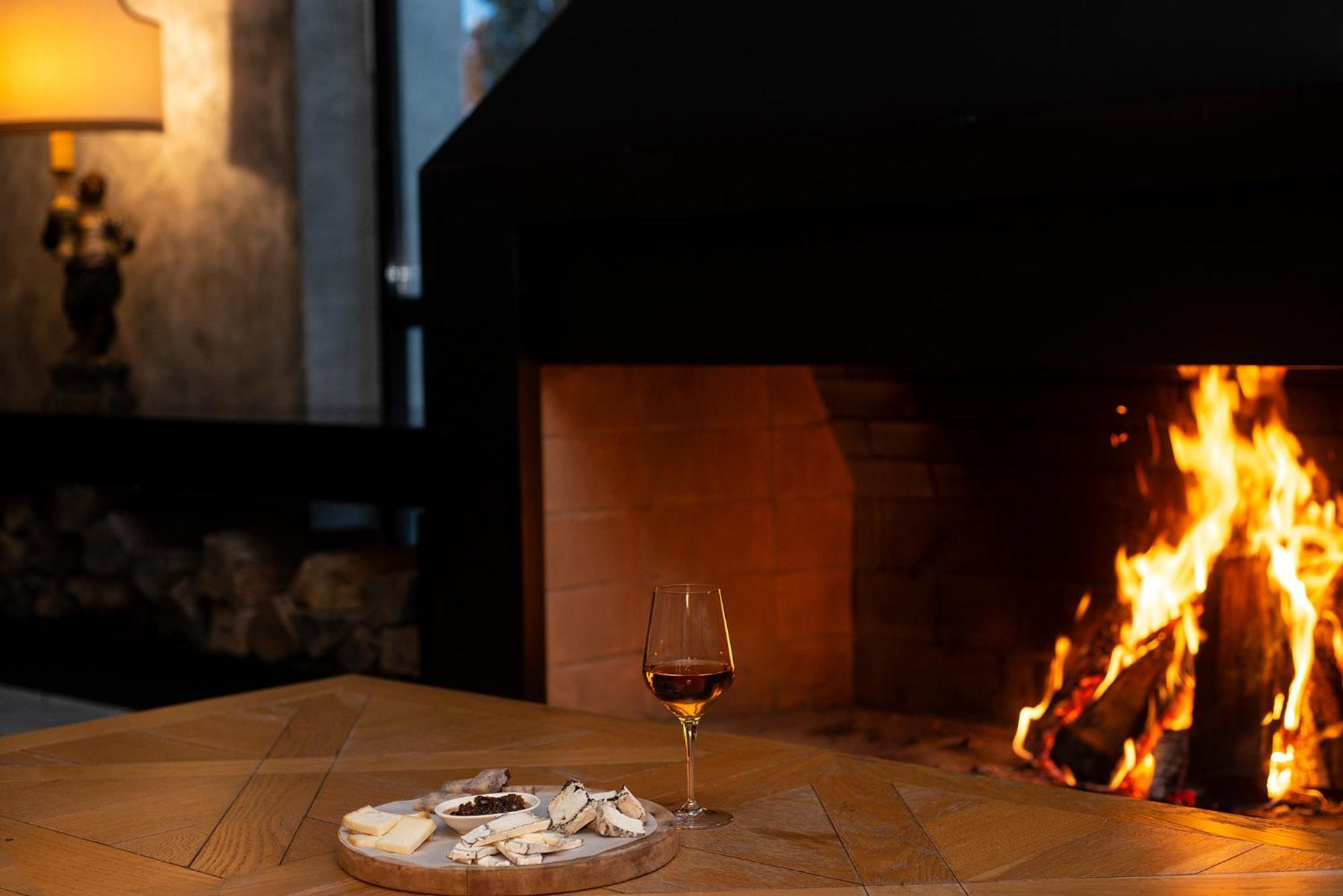 Napareuli Lopota Lake Resort & Spa מראה חיצוני תמונה A glass of cognac